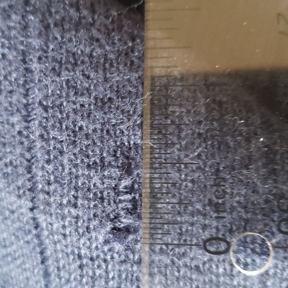 Hollister Sweater - Picture 9 of 9